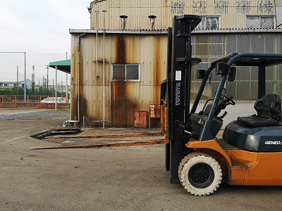 3Mフォークリフト長爪 | 鉄リサイクルの山下商店 